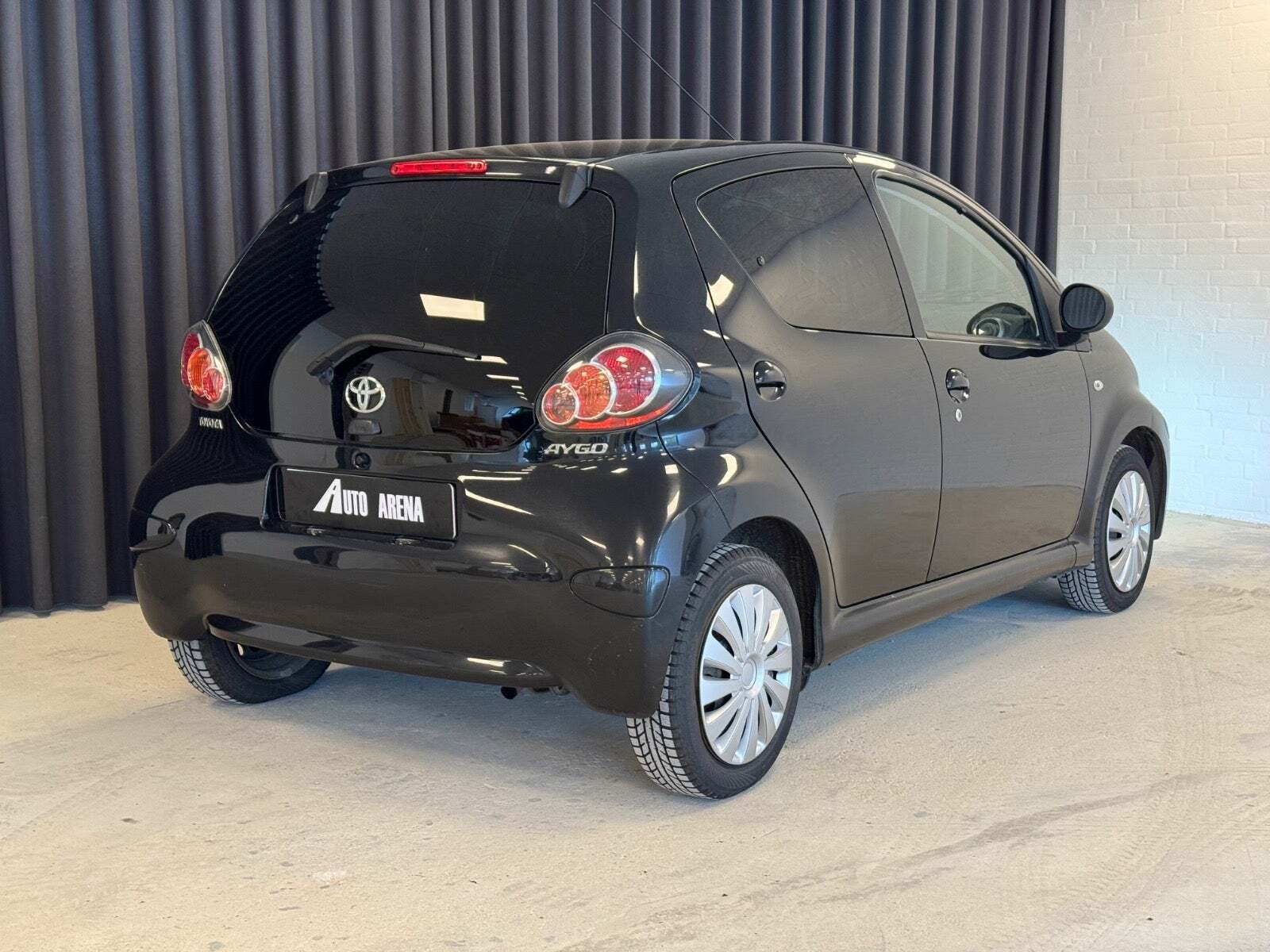 Sort Toyota Aygo fra 2012