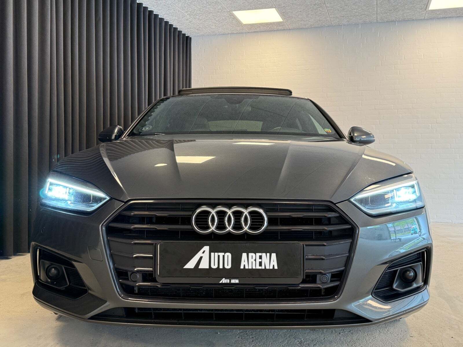 Grå Audi A5 fra 2018