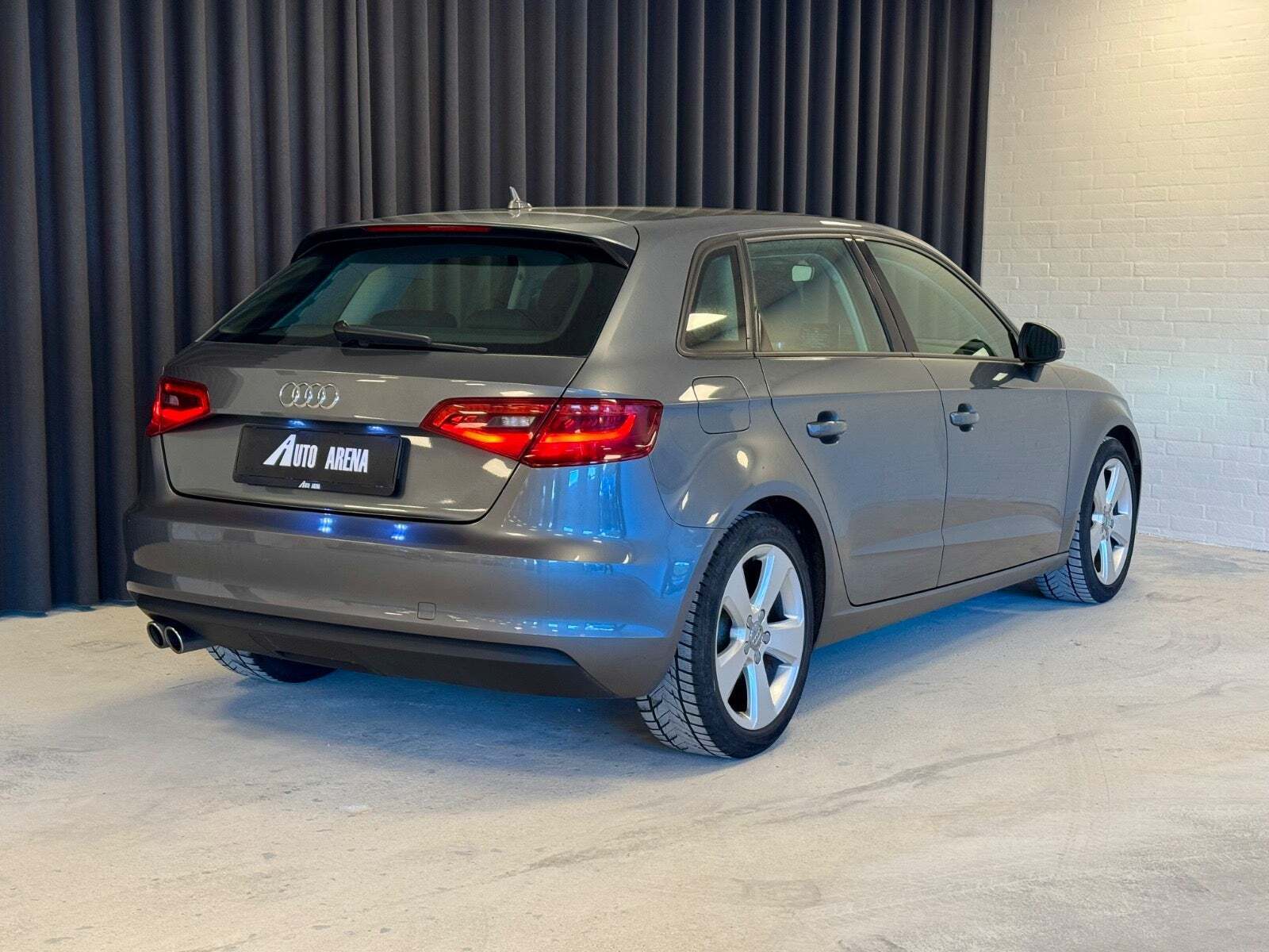 Grå Audi A3 fra 2016
