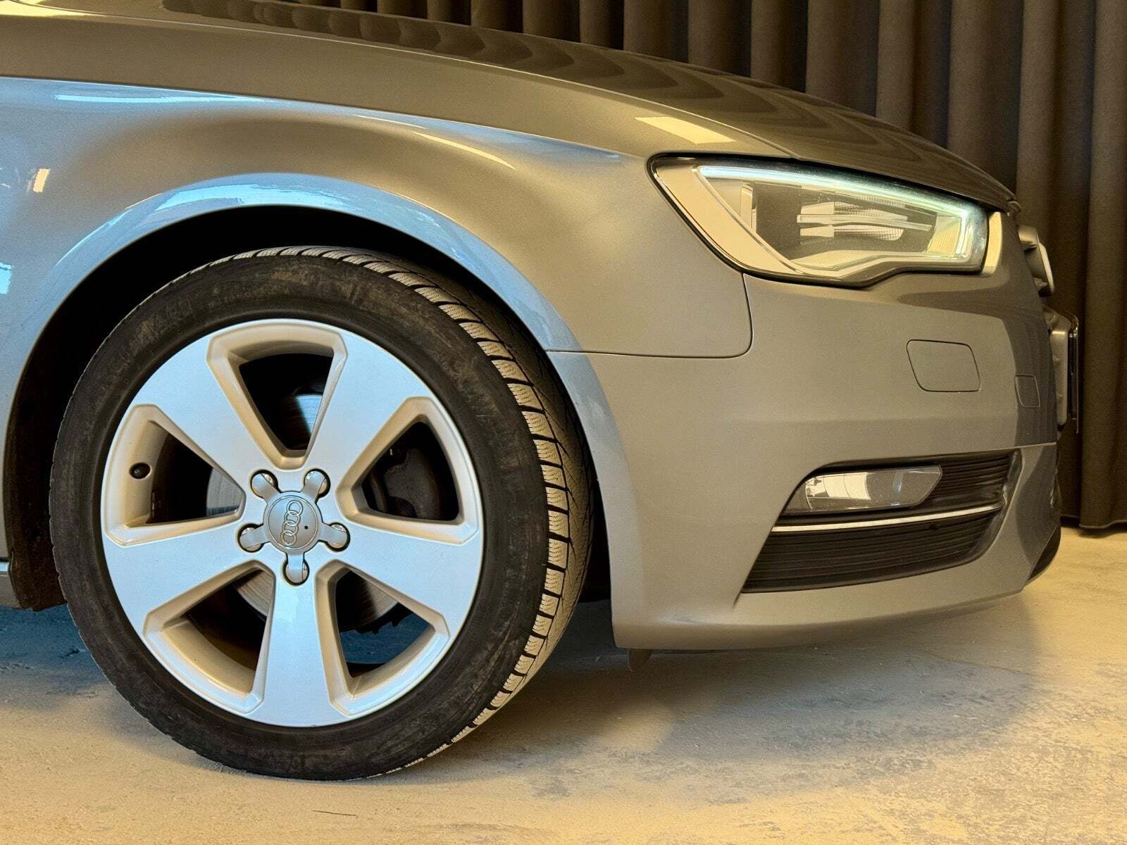 Grå Audi A3 fra 2016