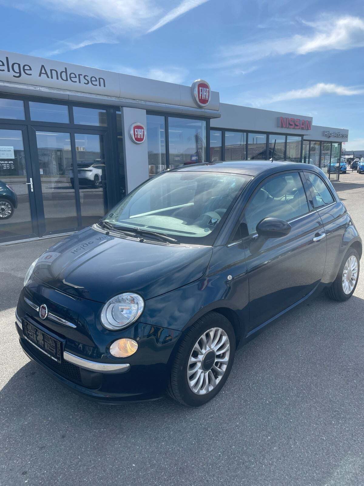 Blå Fiat 500 fra 2013 set udefra