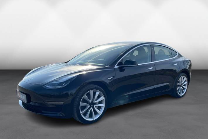 Sort Tesla Model 3 fra 2019 set udefra