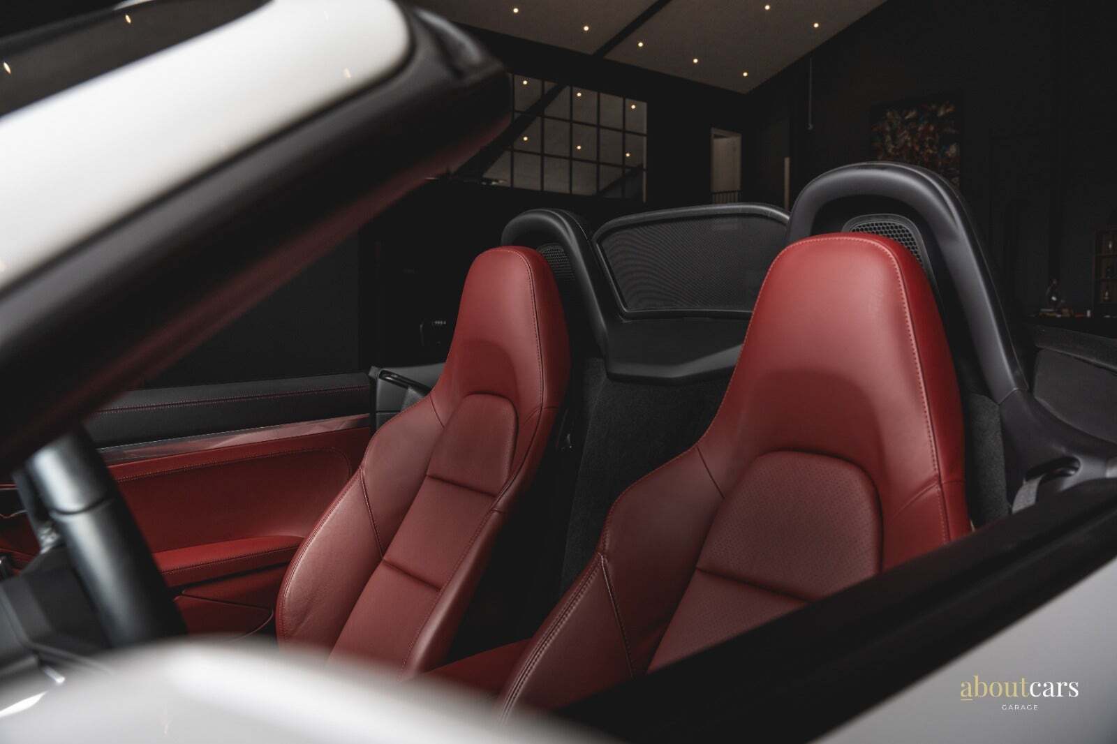 Hvid Porsche 718 Boxster GTS fra 2019 set indefra