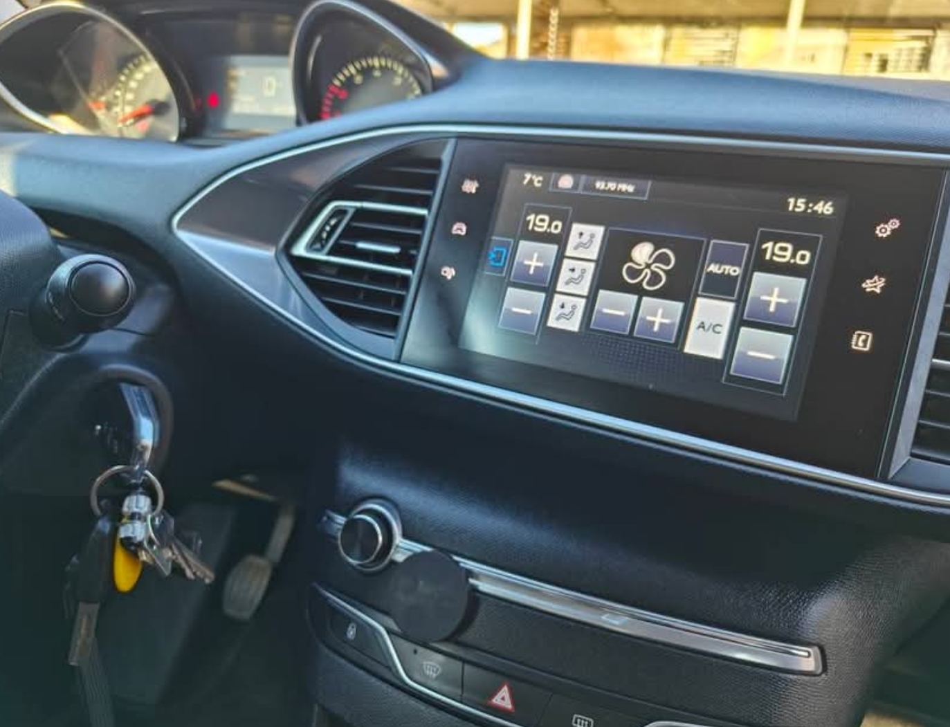 Peugeot 308 1,2 e-THP 110 hk 5D