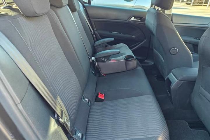 Grå Peugeot 308 fra 2016