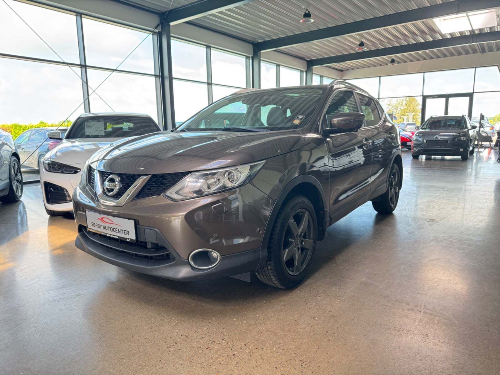 Brun Nissan Qashqai fra 2017