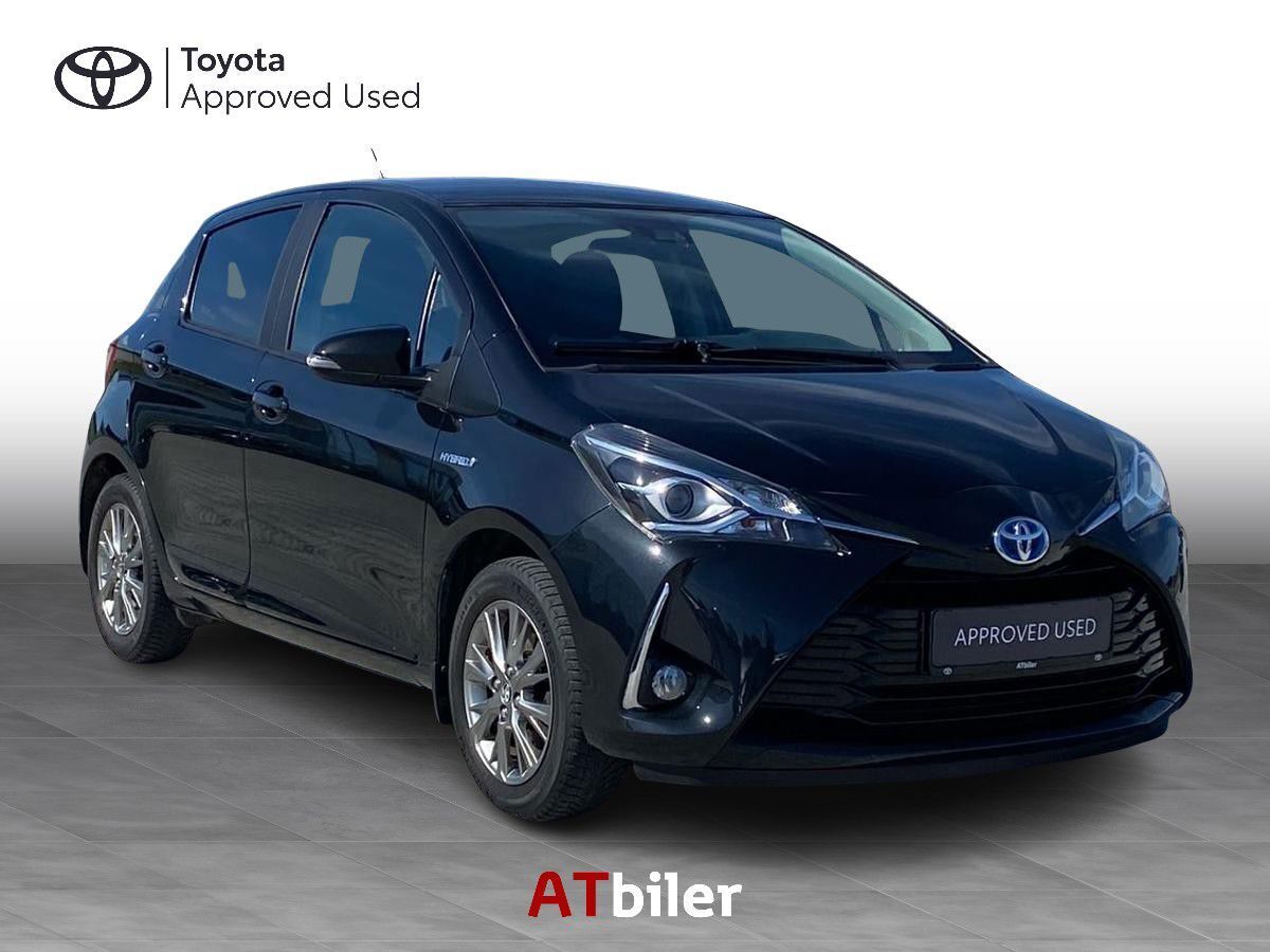Sort Toyota Yaris fra 2018
