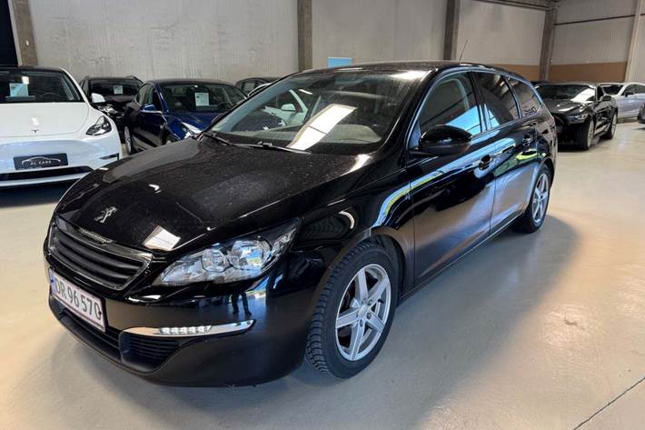 Sort Peugeot 308 fra 2016 set udefra