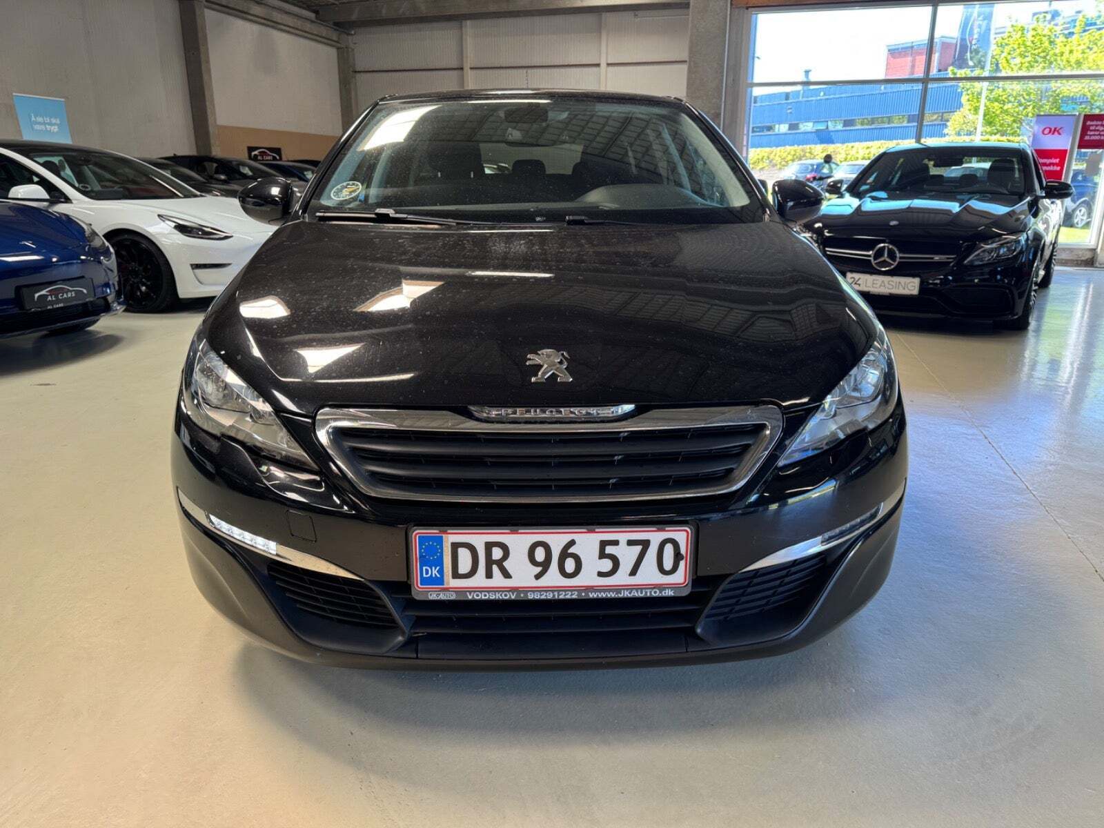 Sort Peugeot 308 fra 2016