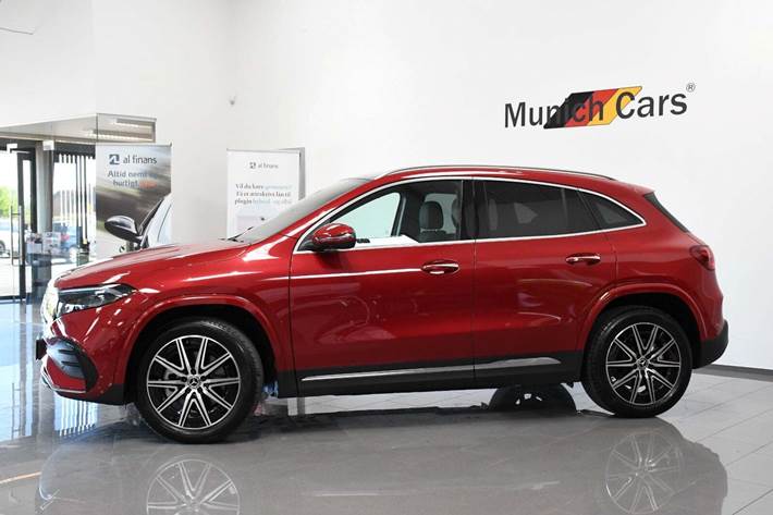 Gul Mercedes EQA250+ fra 2024