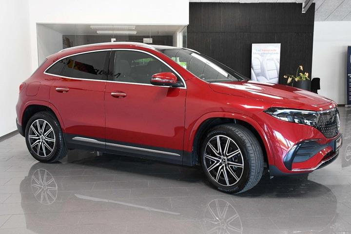 Gul Mercedes EQA250+ fra 2024
