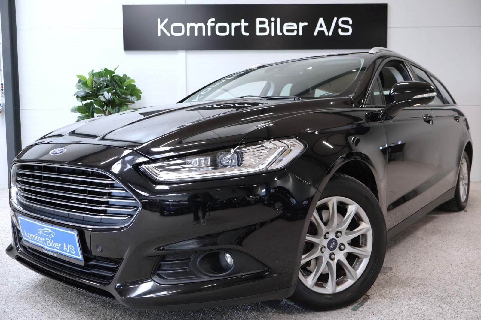 Sort Ford Mondeo fra 2017
