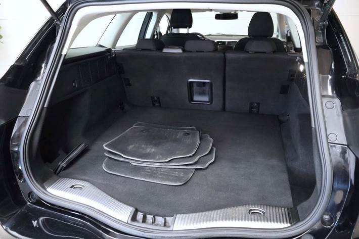 Sort Ford Mondeo fra 2017