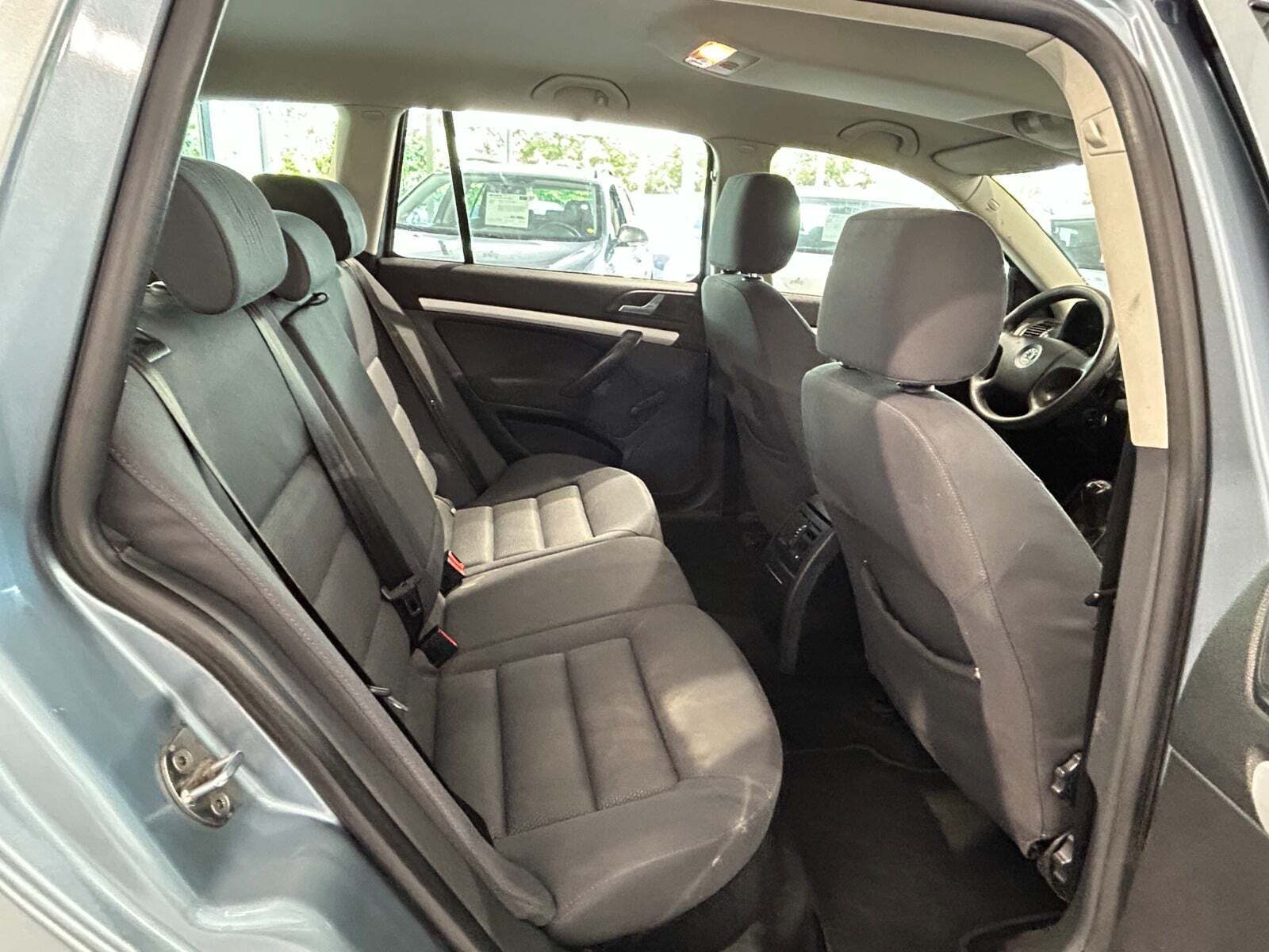 Blå Skoda Octavia fra 2005