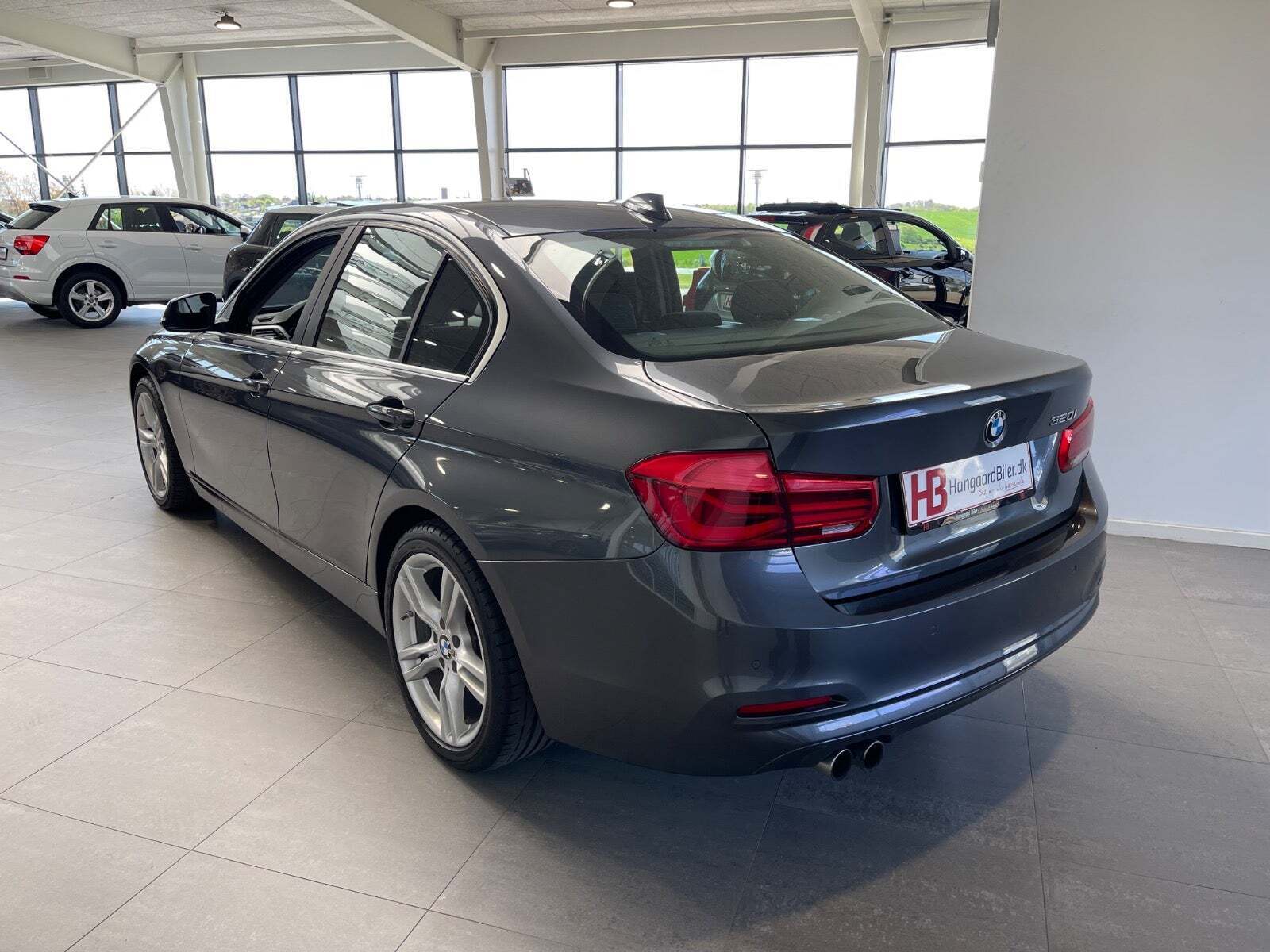 BMW 320i