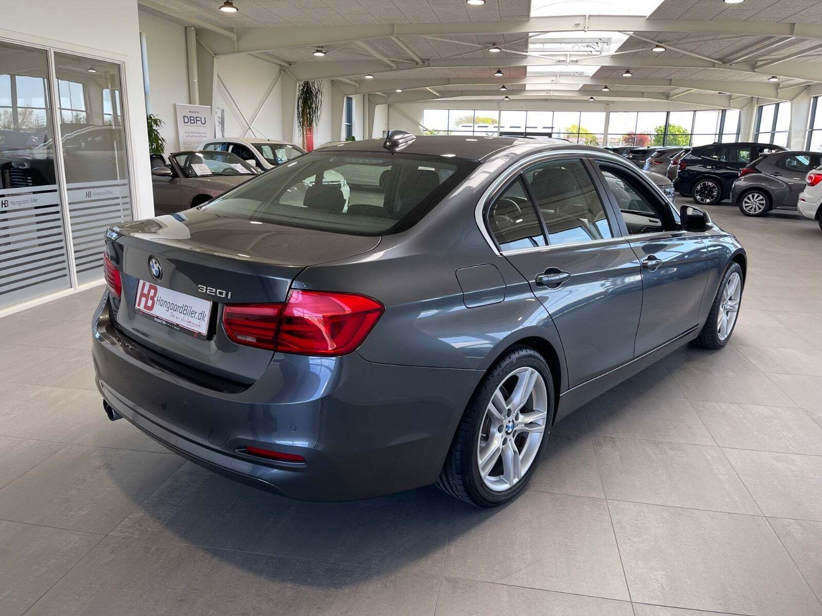BMW 320i