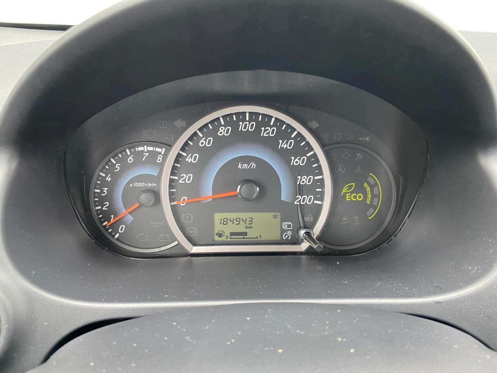 Sølv Mitsubishi Space Star fra 2015