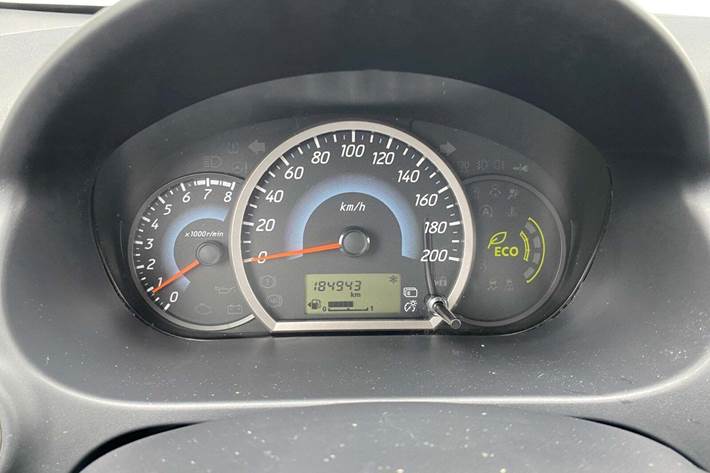 Sølv Mitsubishi Space Star fra 2015