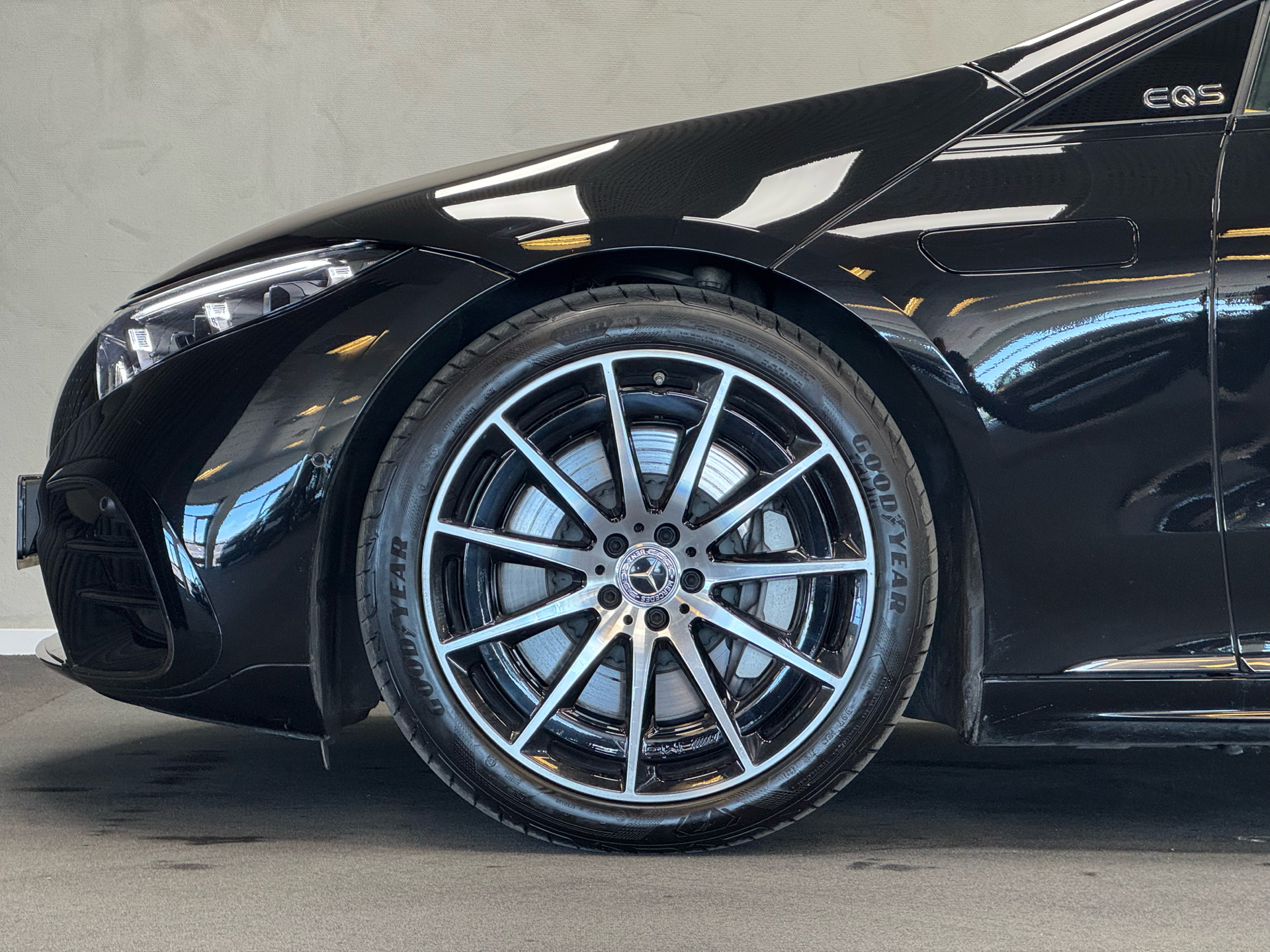 Mercedes EQS580