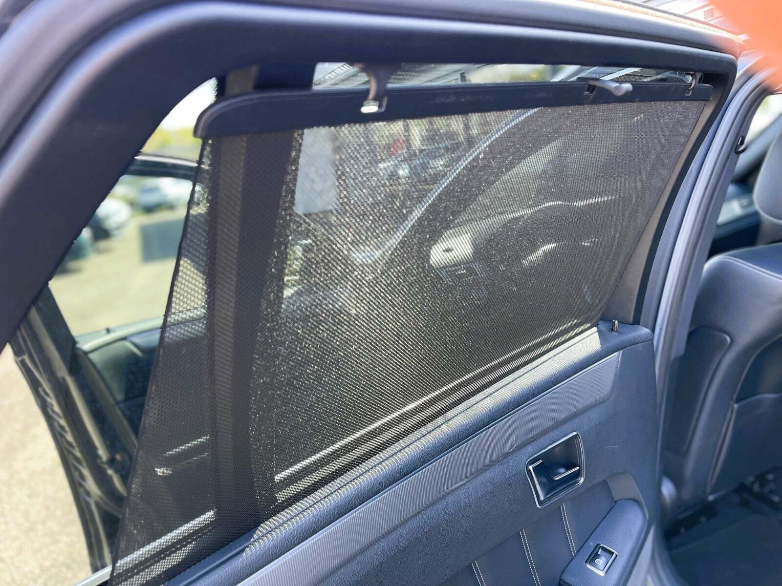 Grå Mercedes E220 fra 2013