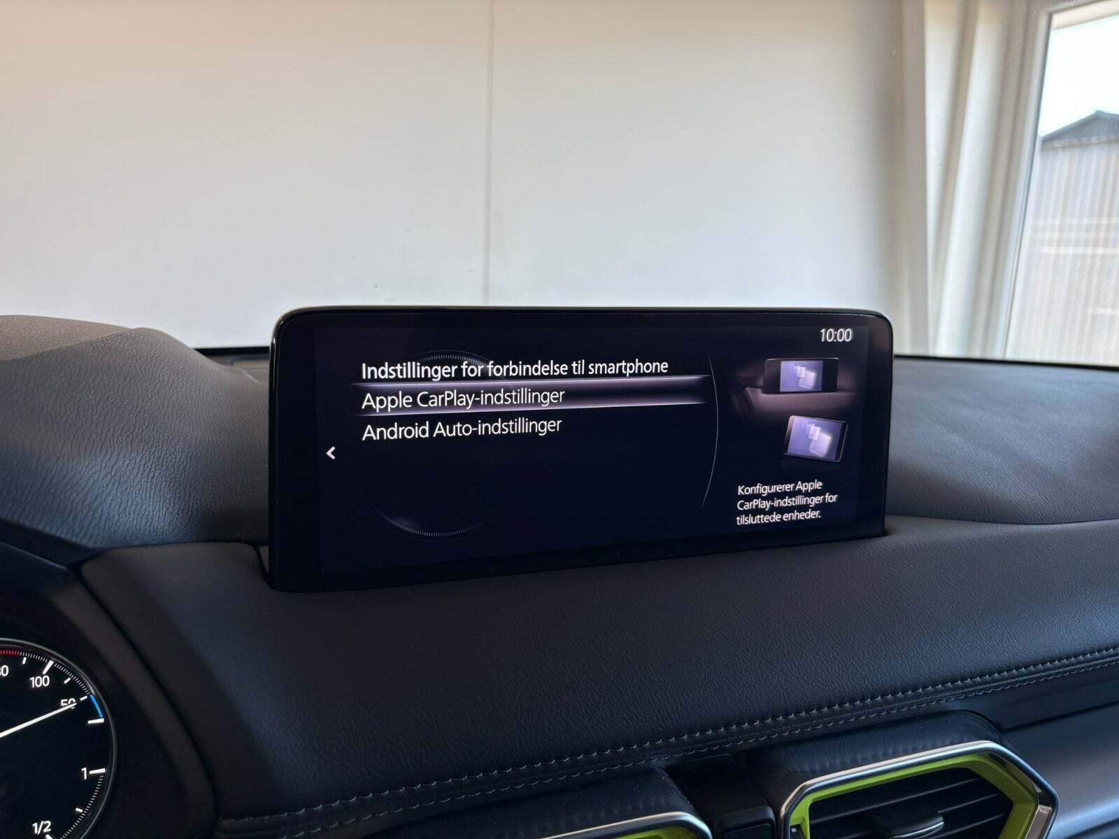 Grå Mazda CX-5 fra 2022 set indefra