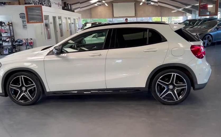 Mercedes GLA220