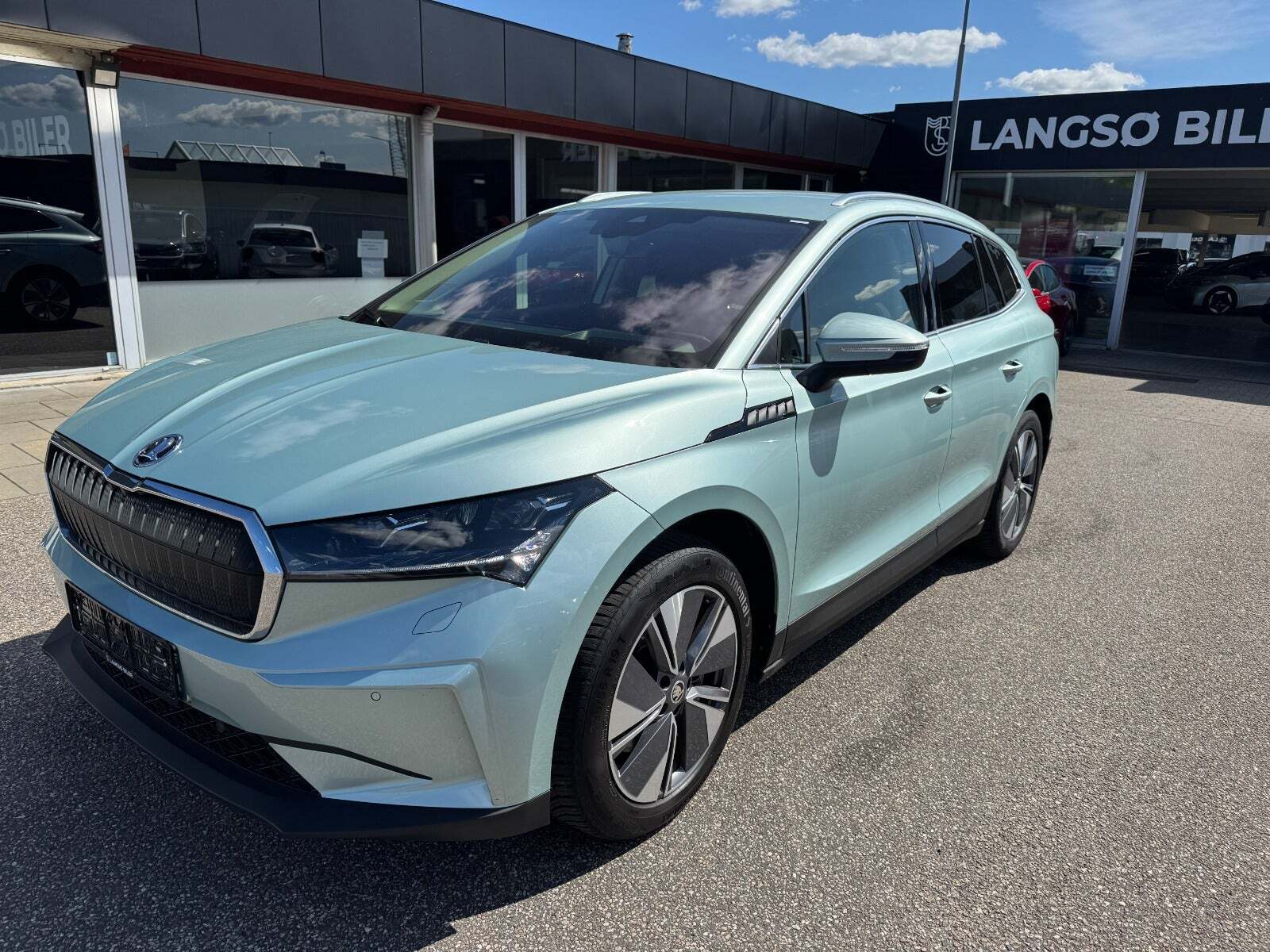 Grå Skoda Enyaq fra 2021