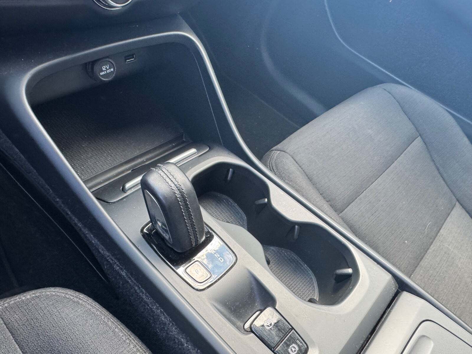 Sort Volvo XC40 fra 2019