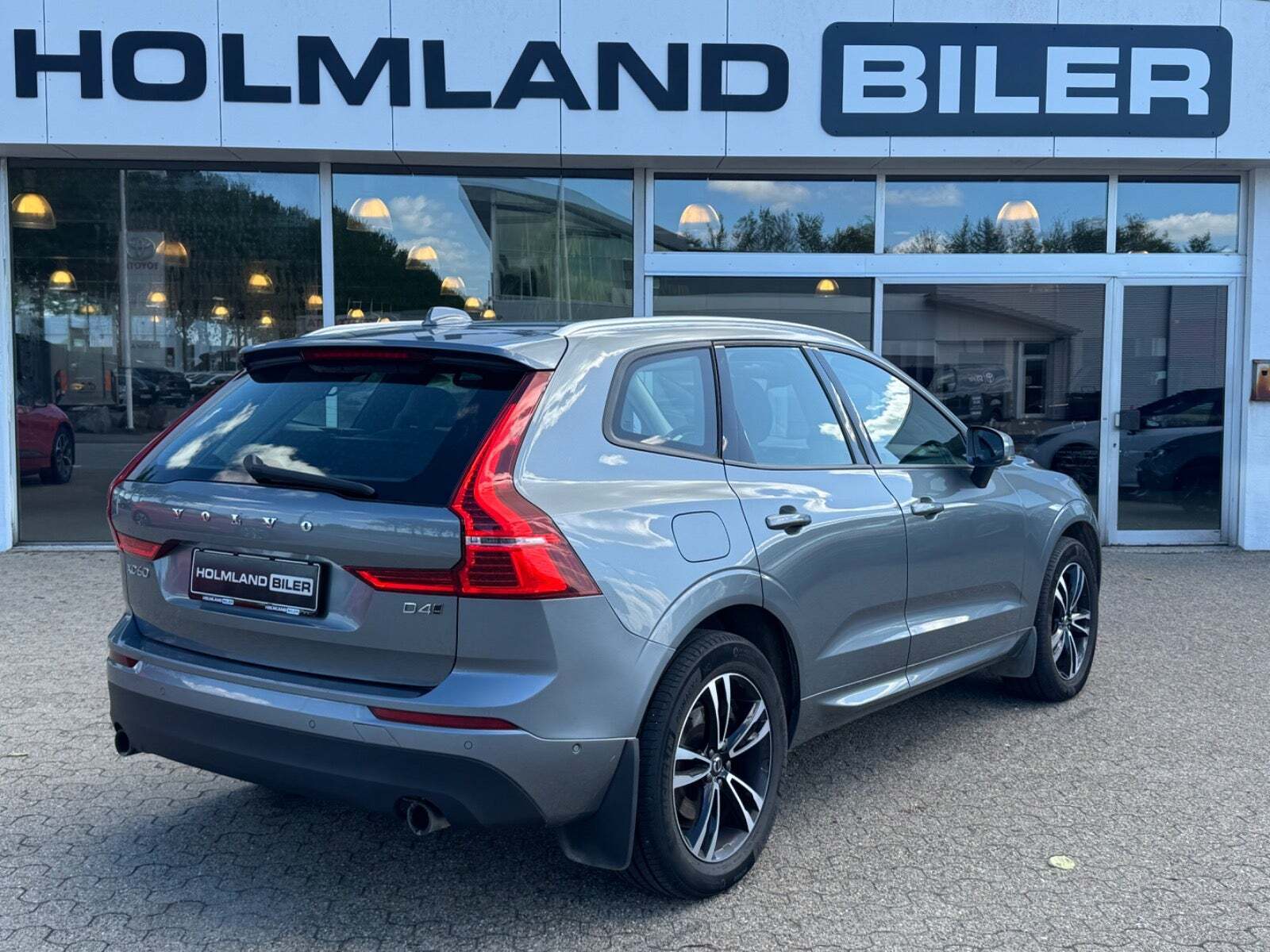 Grå Volvo XC60 fra 2018