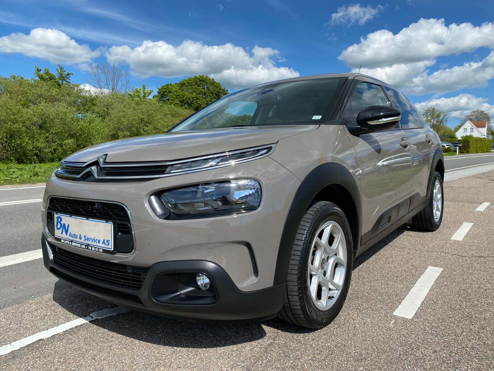 Brun Citroën C4 Cactus fra 2019 set udefra
