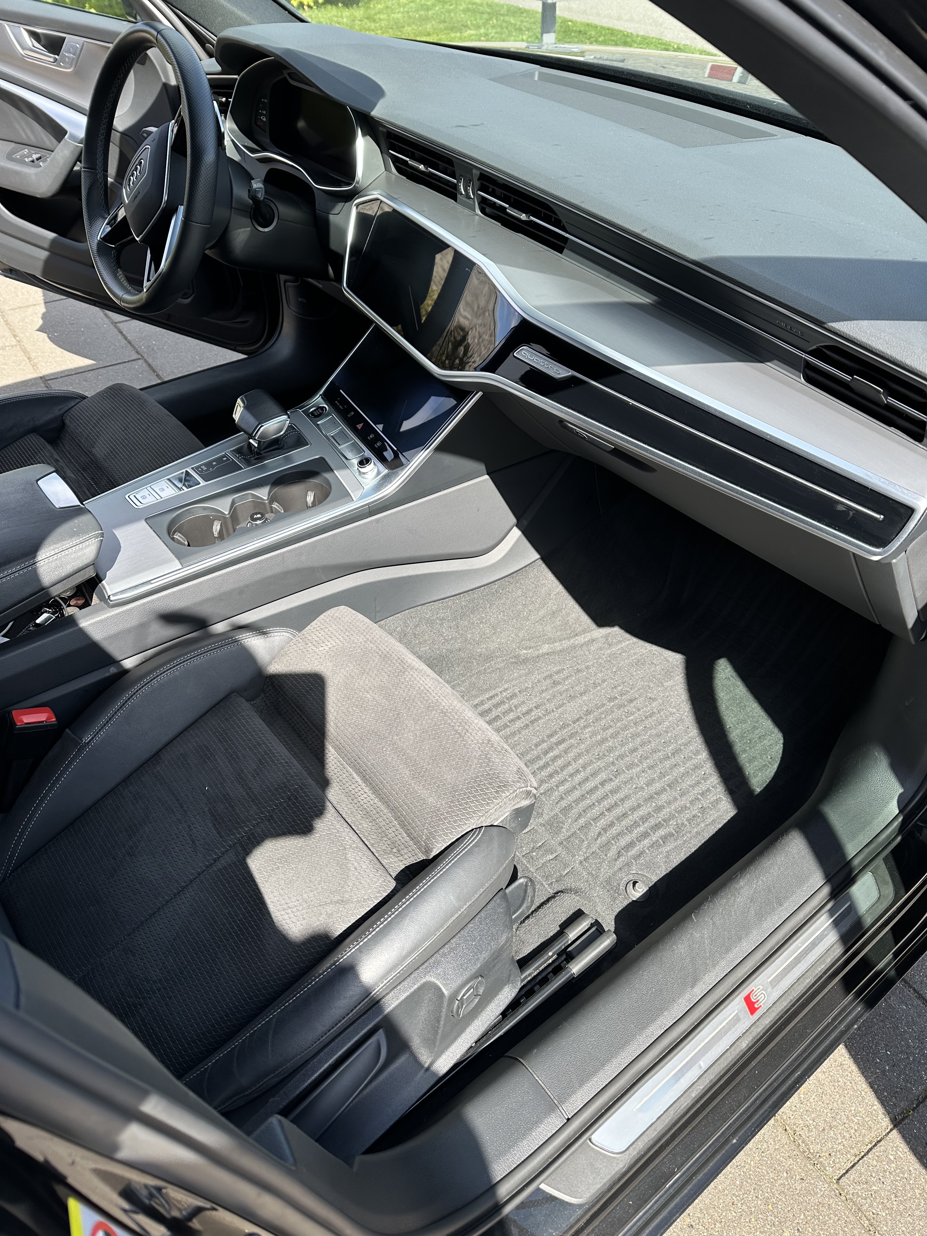 Grå Audi A6 fra 2021