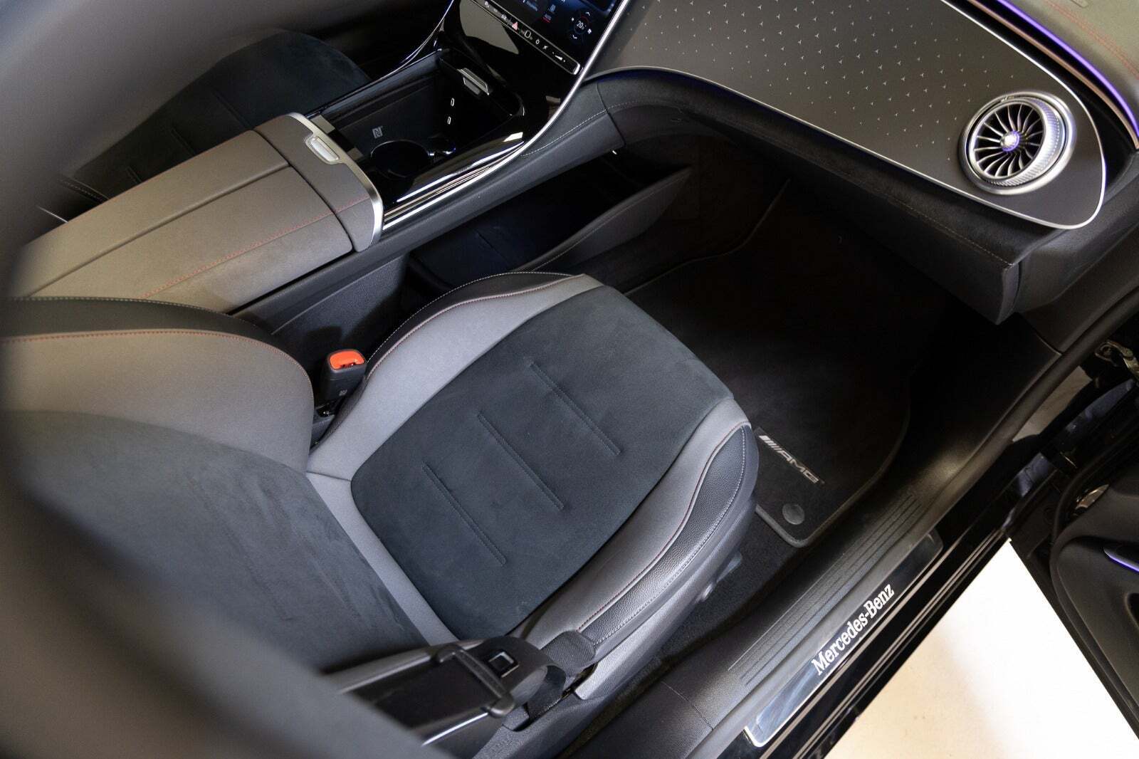 Sort Mercedes EQS450+ fra 2022