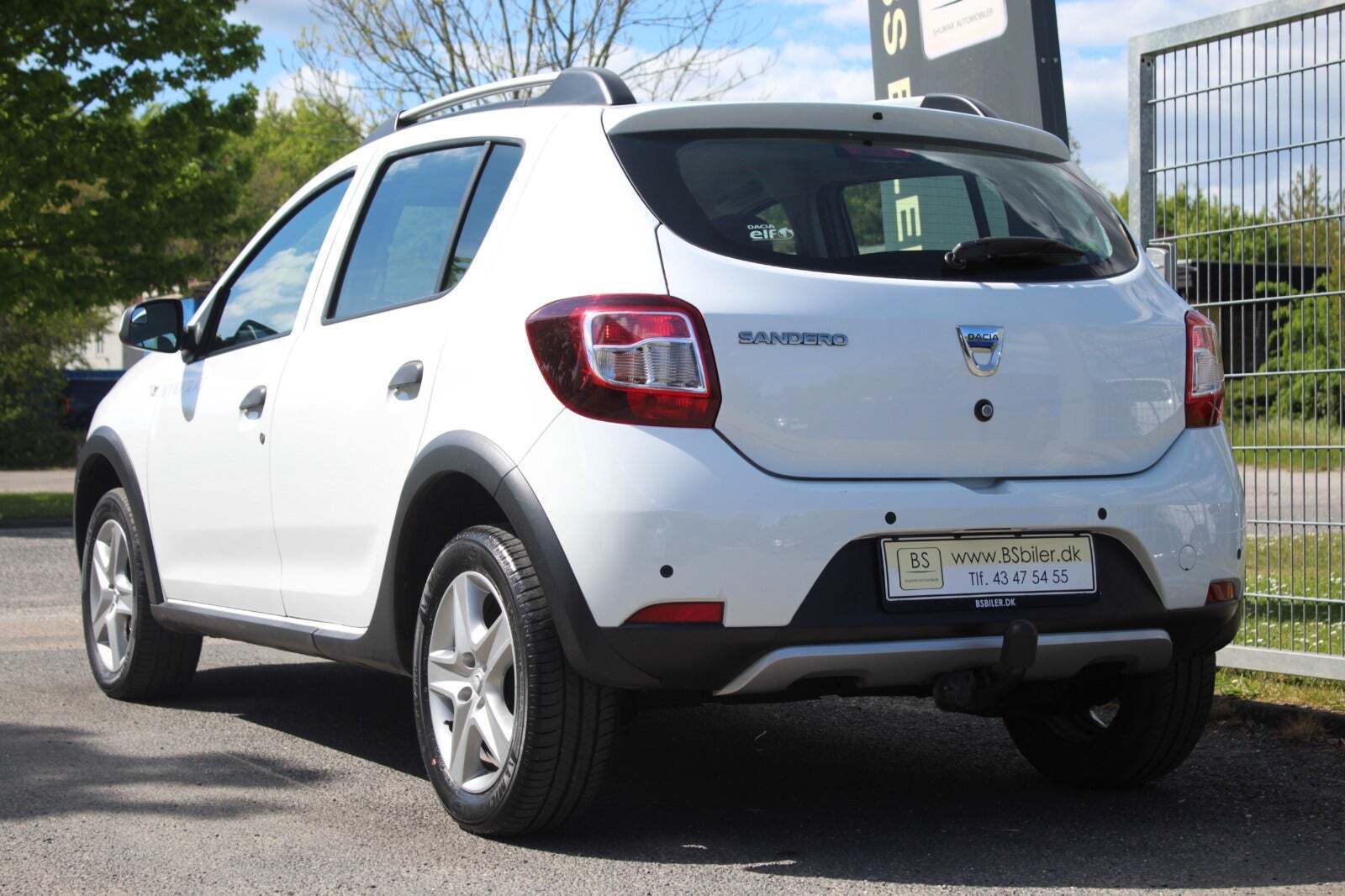 Hvid Dacia Sandero Stepway fra 2015