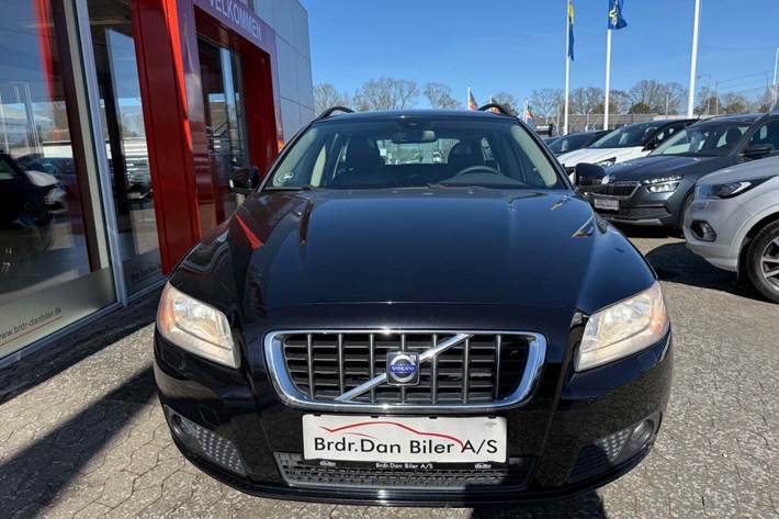 Sort Volvo V70 fra 2008