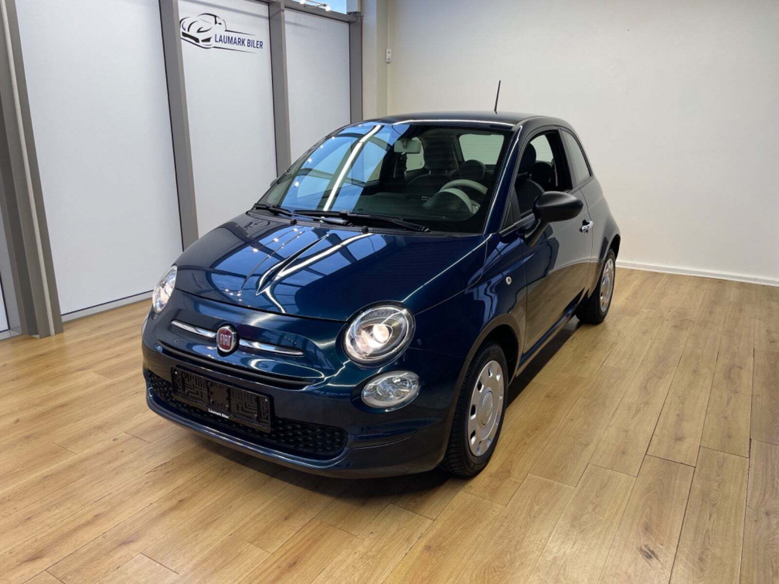 Blå Fiat 500 fra 2019