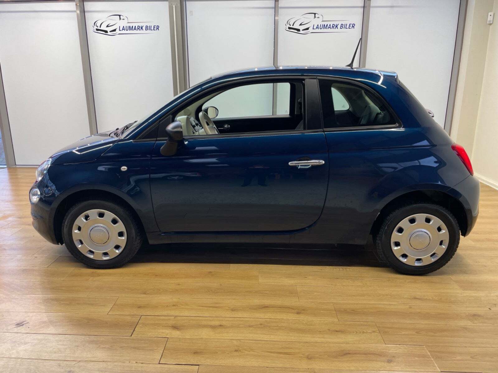 Blå Fiat 500 fra 2019