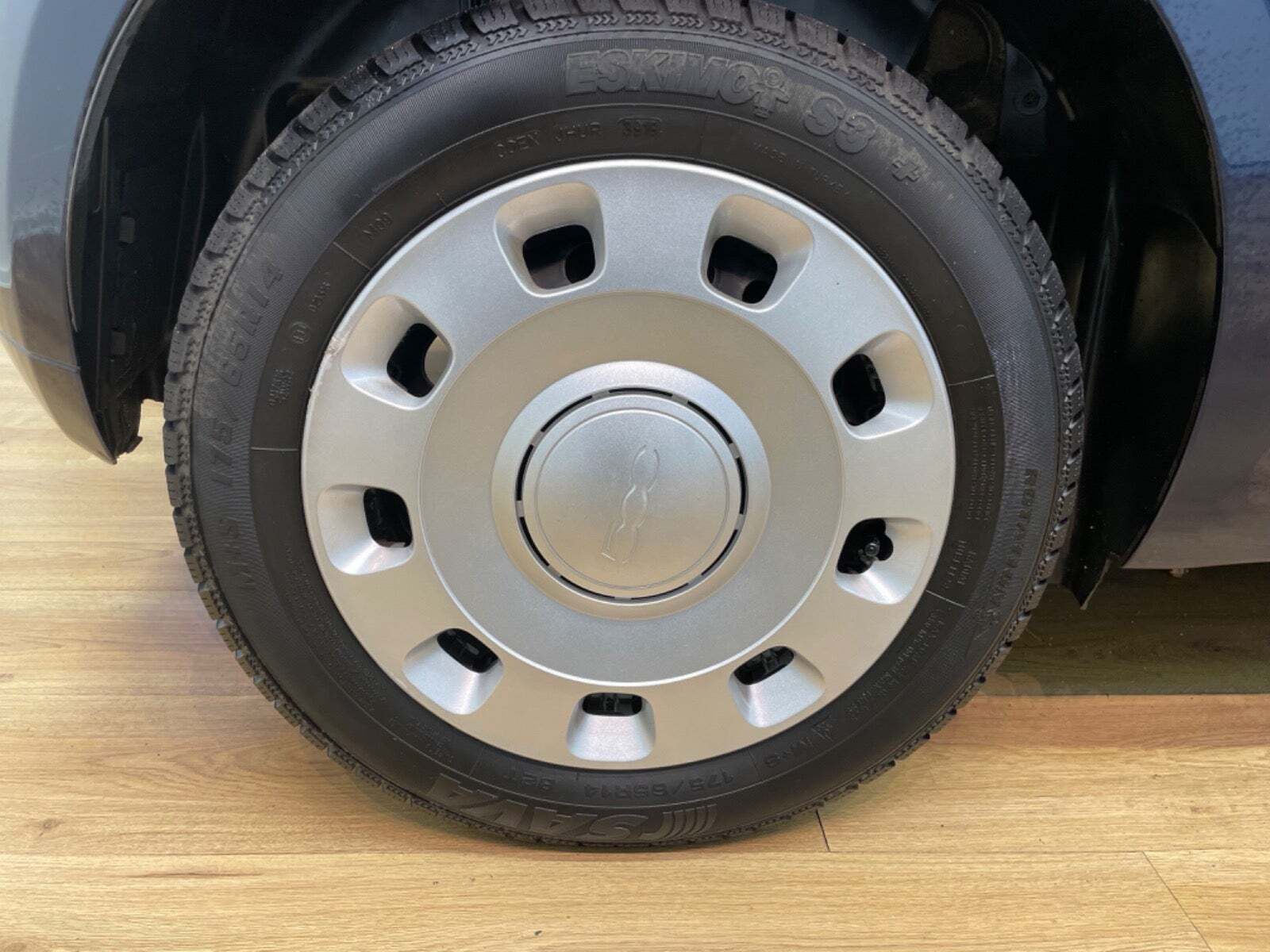 Blå Fiat 500 fra 2019