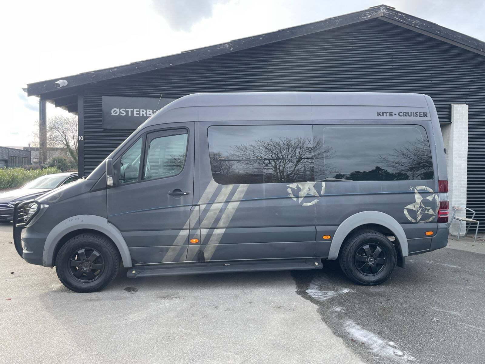 Sort Mercedes Sprinter 315 fra 2010 set udefra