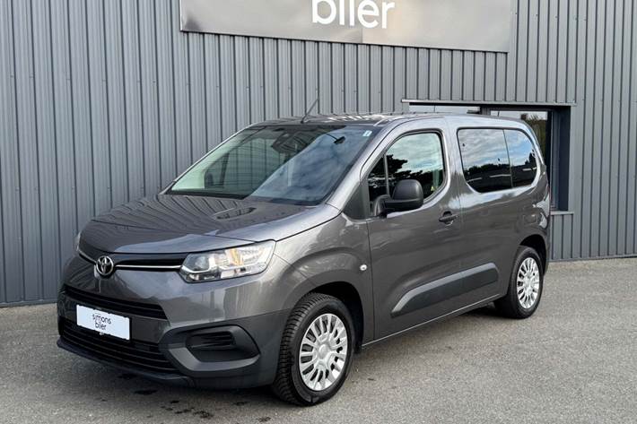 Grå Toyota ProAce City Verso fra 2020