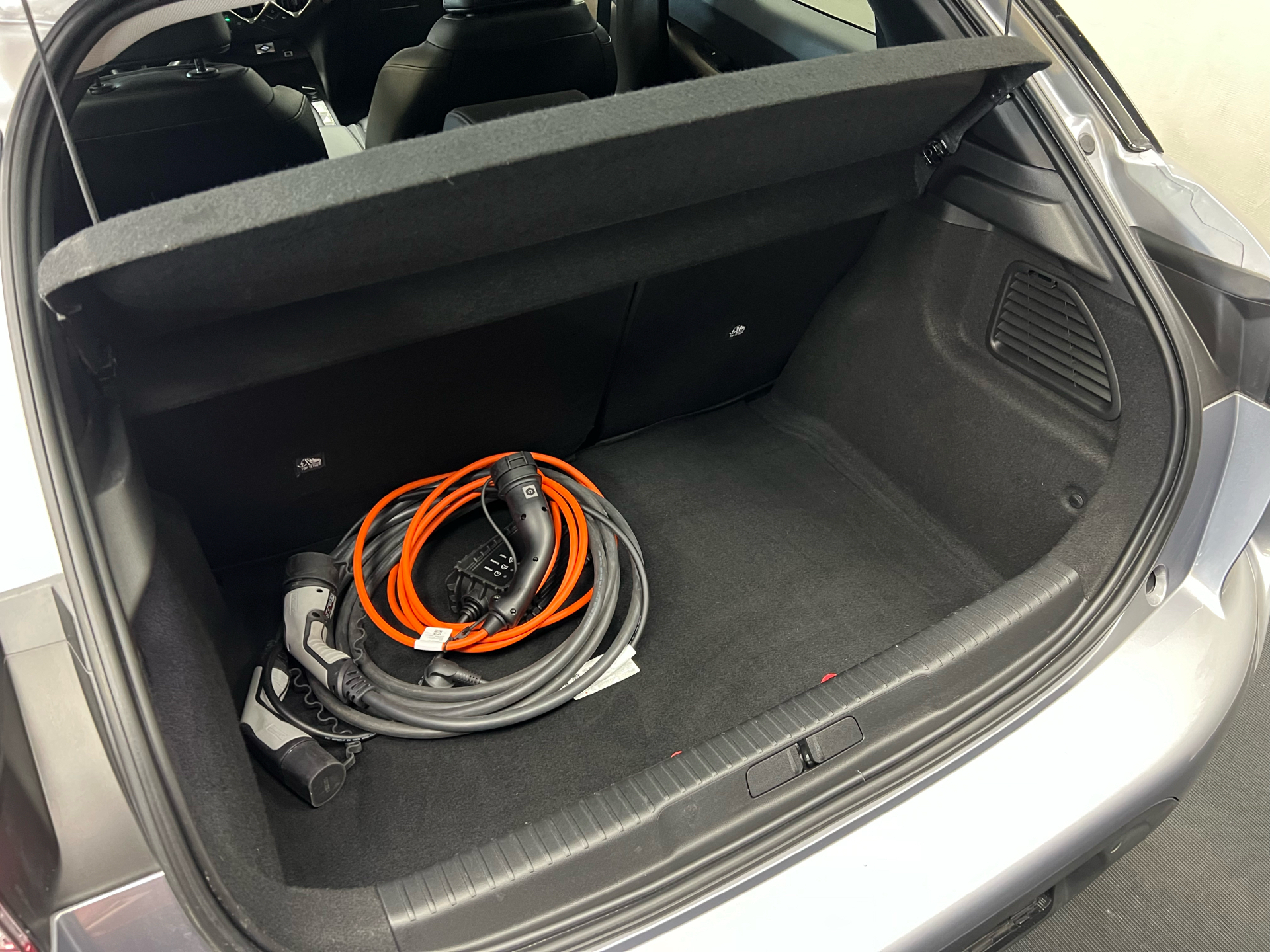 Grå DS DS3 Crossback fra 2020 set udefra