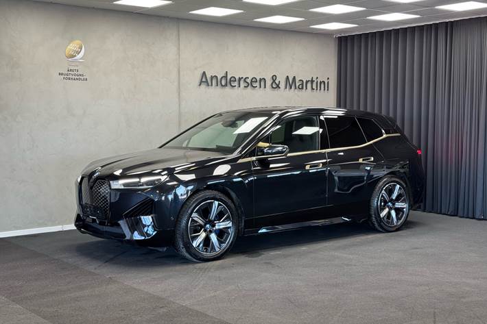 Sort BMW iX fra 2023