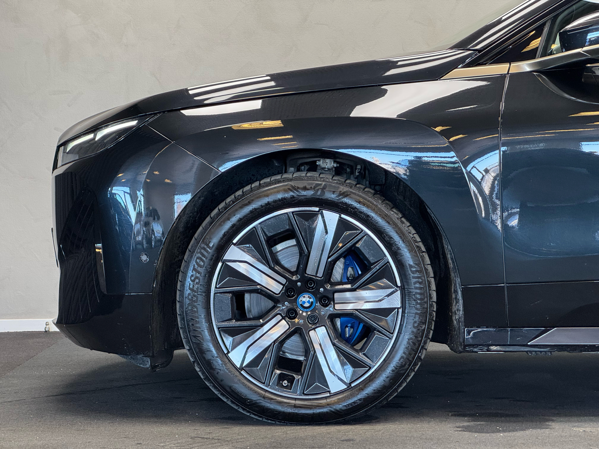 BMW iX