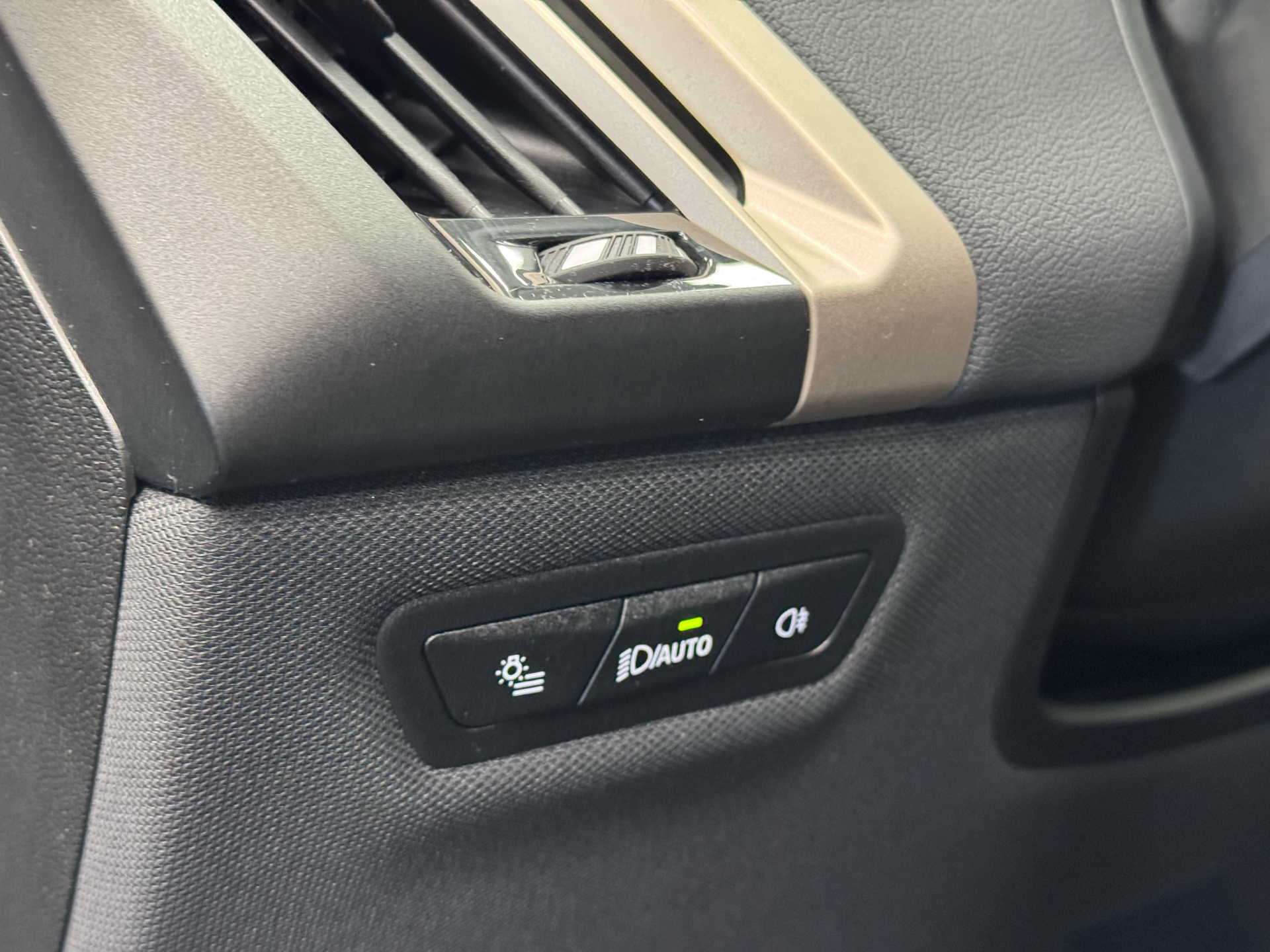 Sort BMW iX fra 2023