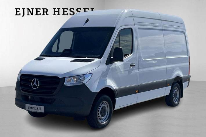 Hvid Mercedes Sprinter 317 fra 2024