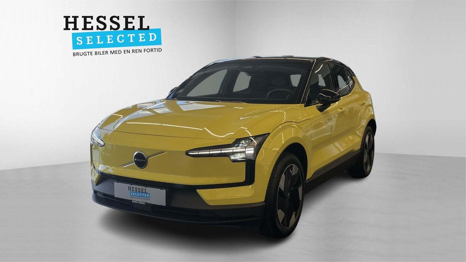 Gul Volvo EX30 fra 2024 set udefra