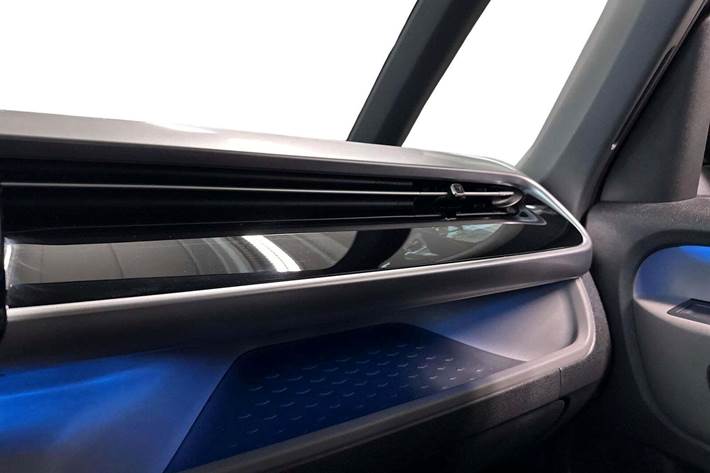 Blå VW ID.Buzz fra 2024