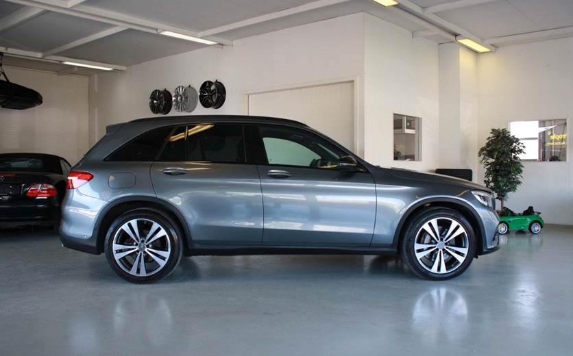Mercedes GLC300