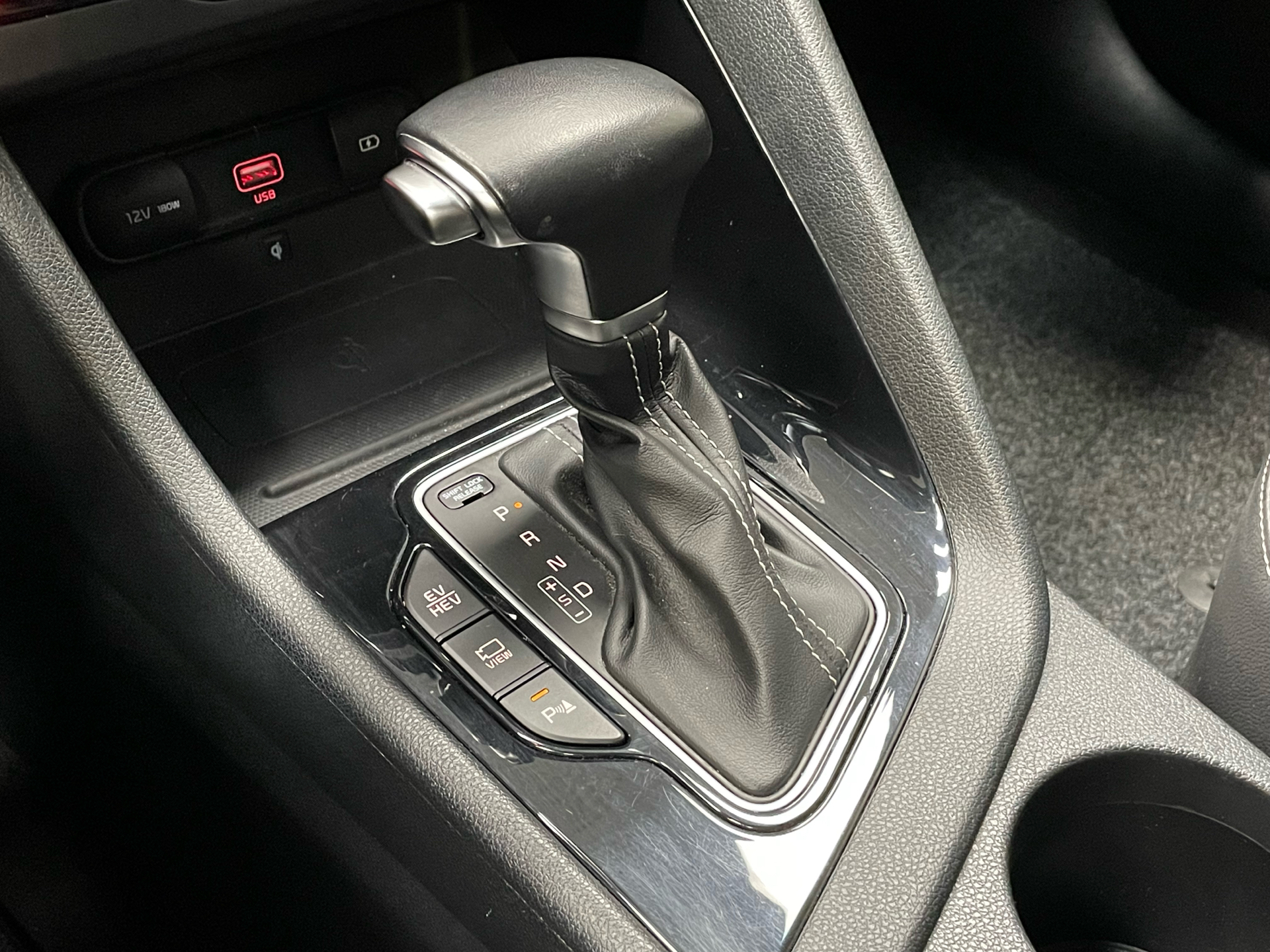 Sort Kia Niro fra 2022