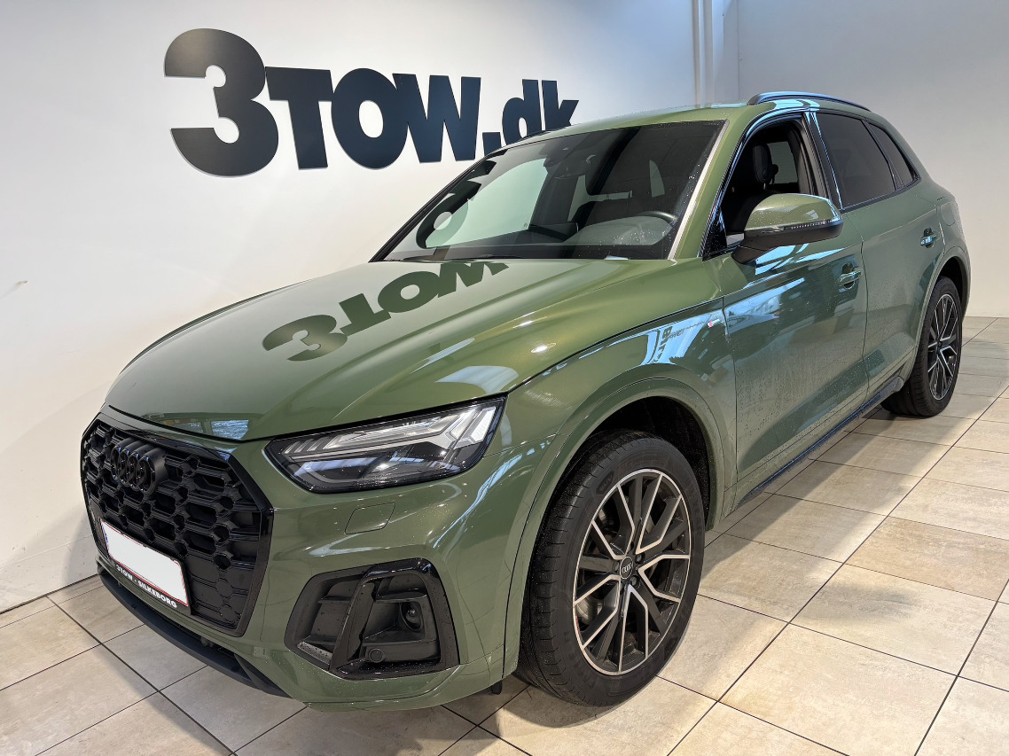 Grøn Audi Q5 fra 2021 set udefra