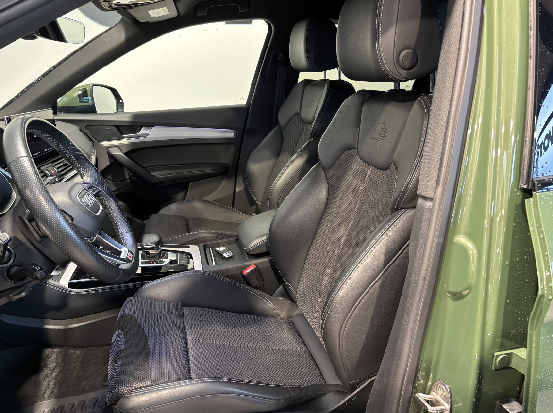 Grøn Audi Q5 fra 2021